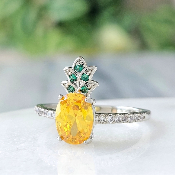 Pineapple Fruit Ring, Charmed Aroma Tropical Fruit Collection - Picture 4 of 4